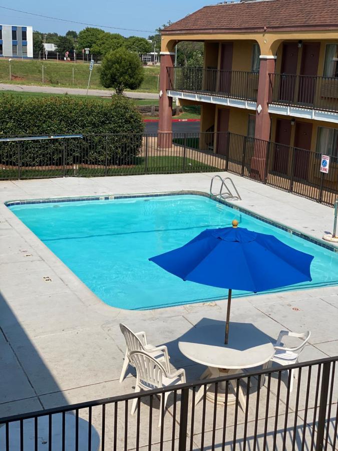 Super 8 By Wyndham Midwest City Ok Exterior foto